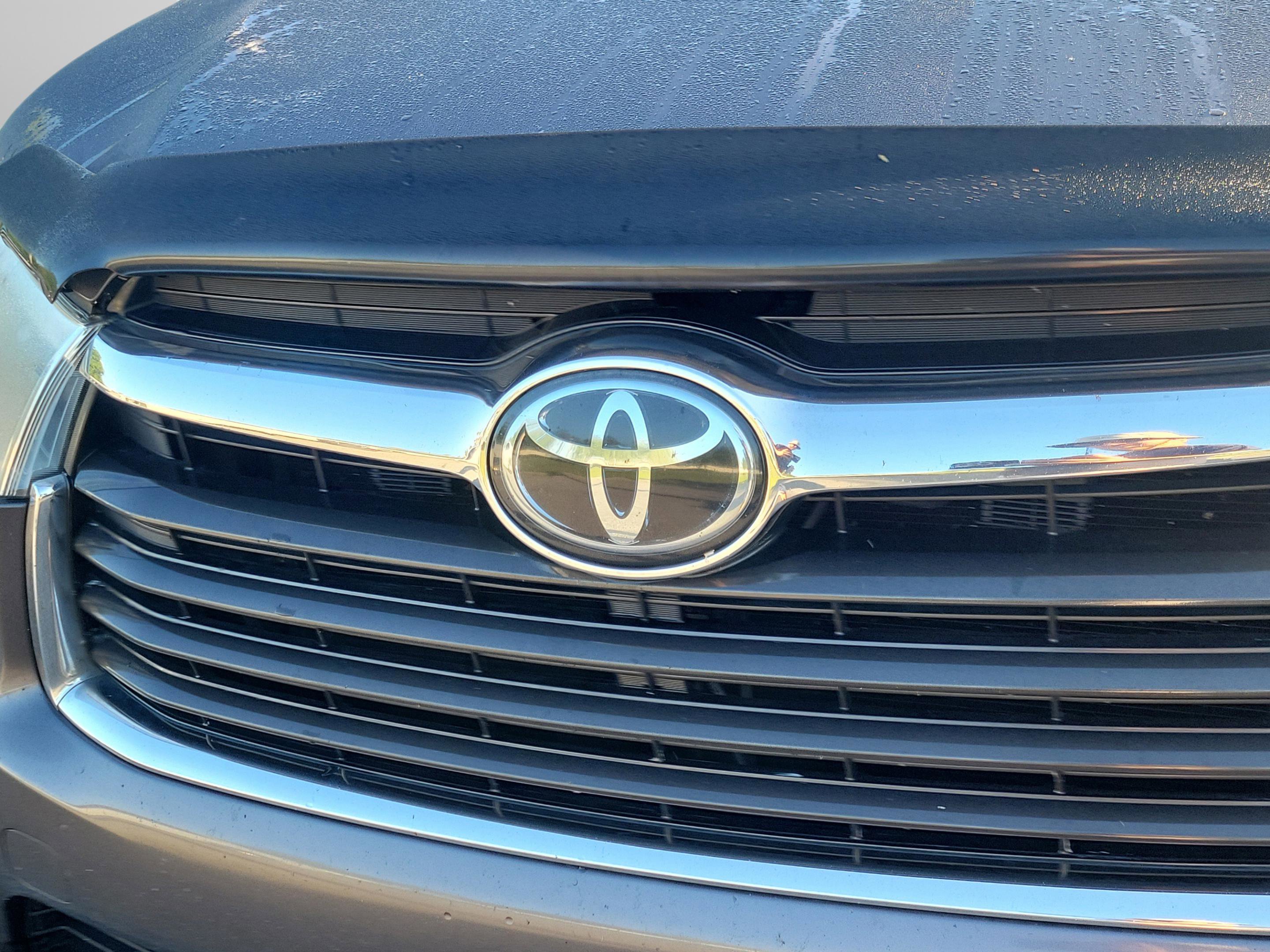 Used 2015 Toyota Highlander Limited Platinum AWD/4WD image 11