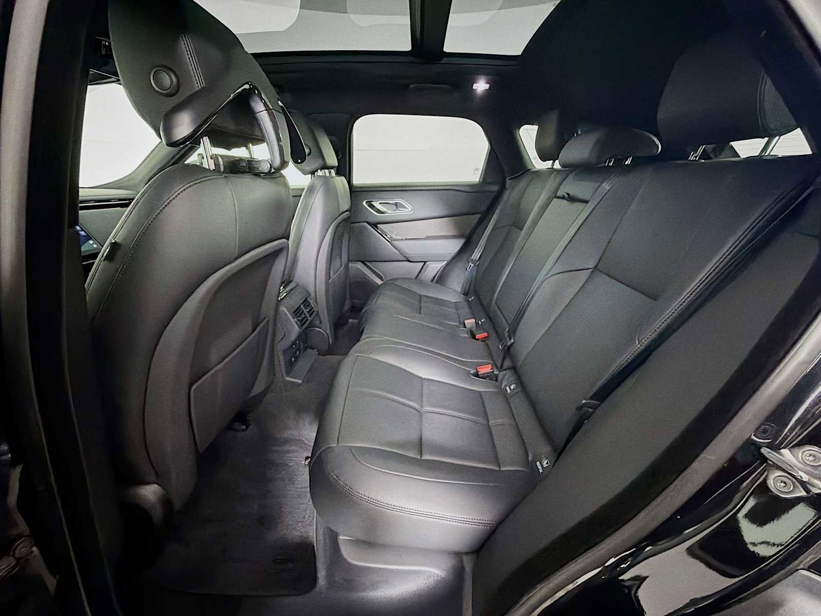 Used 2026 Land Rover Range Rover Velar Dynamic SE AWD/4WD image 22