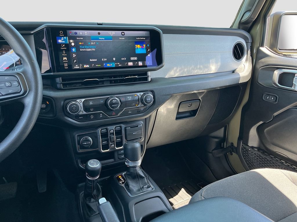 Certified 2025 Jeep Gladiator Mojave AWD/4WD image 22