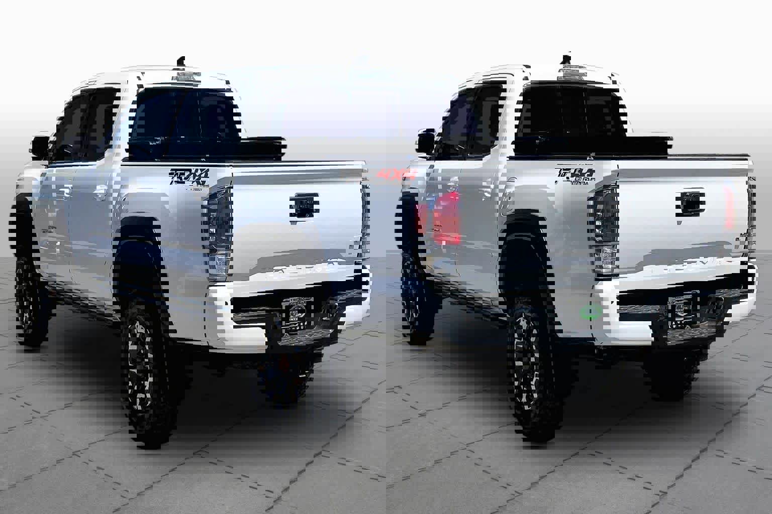 Used 2021 Toyota Tacoma TRD Off-Road w/ Technology Package AWD/4WD image 11