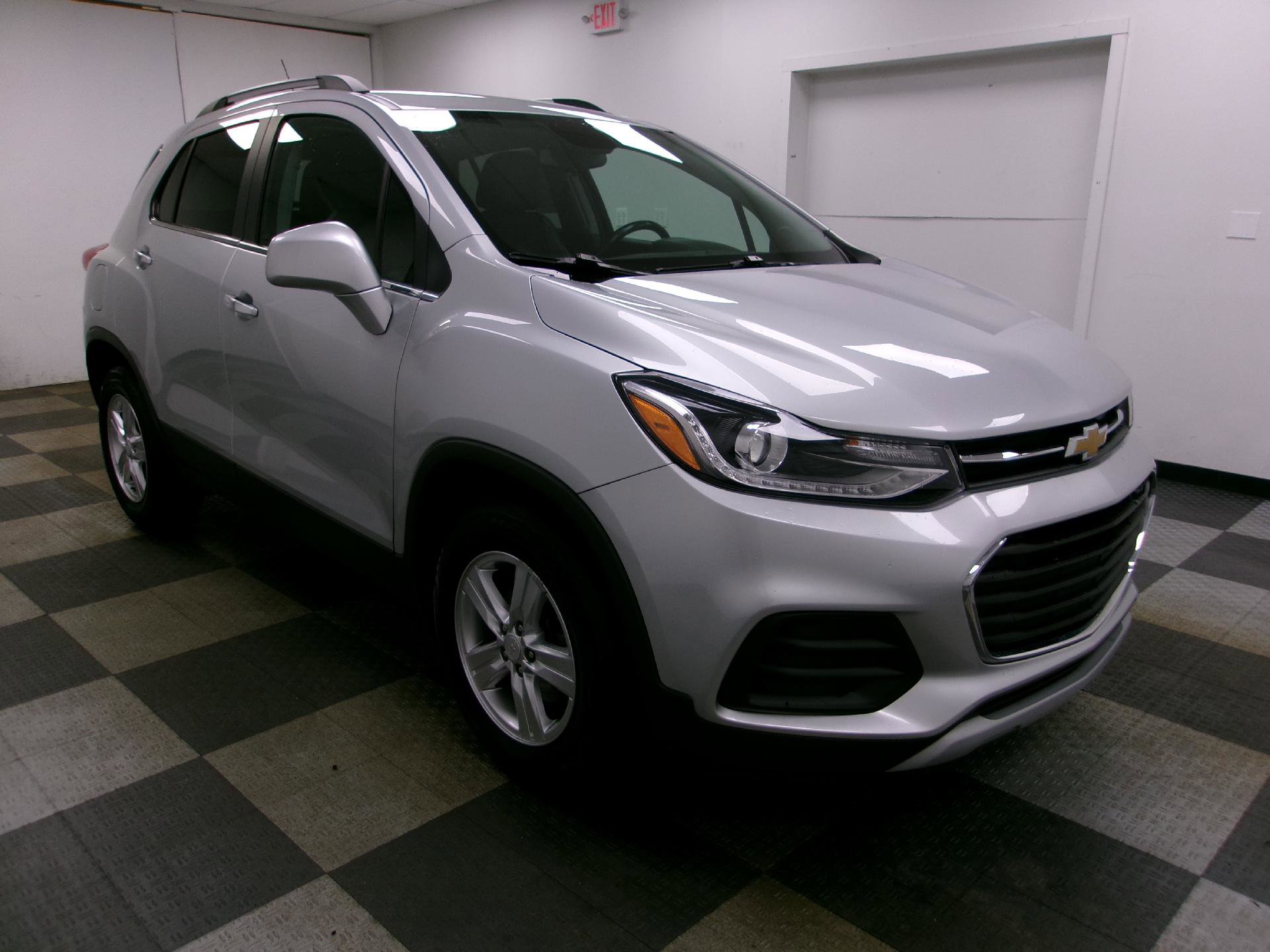 Used 2019 Chevrolet Trax LT w/ LT Convenience Package image 14