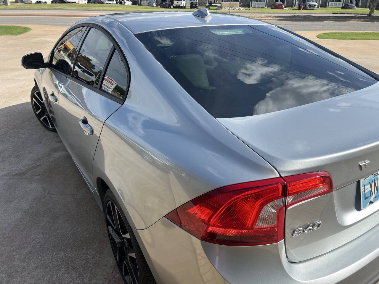 Used 2018 Volvo S60 T5 Dynamic w/ Vision Package FWD image 9