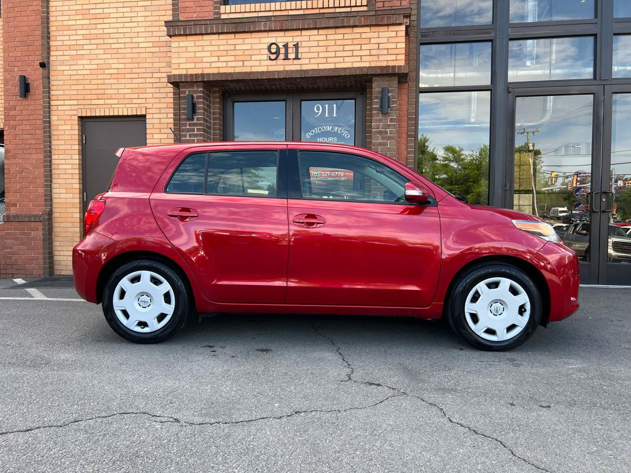Used 2014 Scion xD FWD image 12