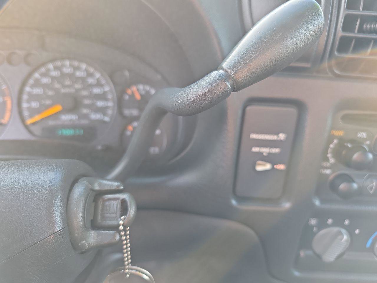 Used 1998 Chevrolet S10 Pickup LS w/ Preferred Equipment Group image 10