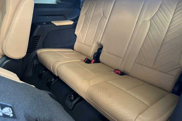 New 2025 Cadillac Escalade IQ Sport 2 w/ LPO, ONYX Package image 16