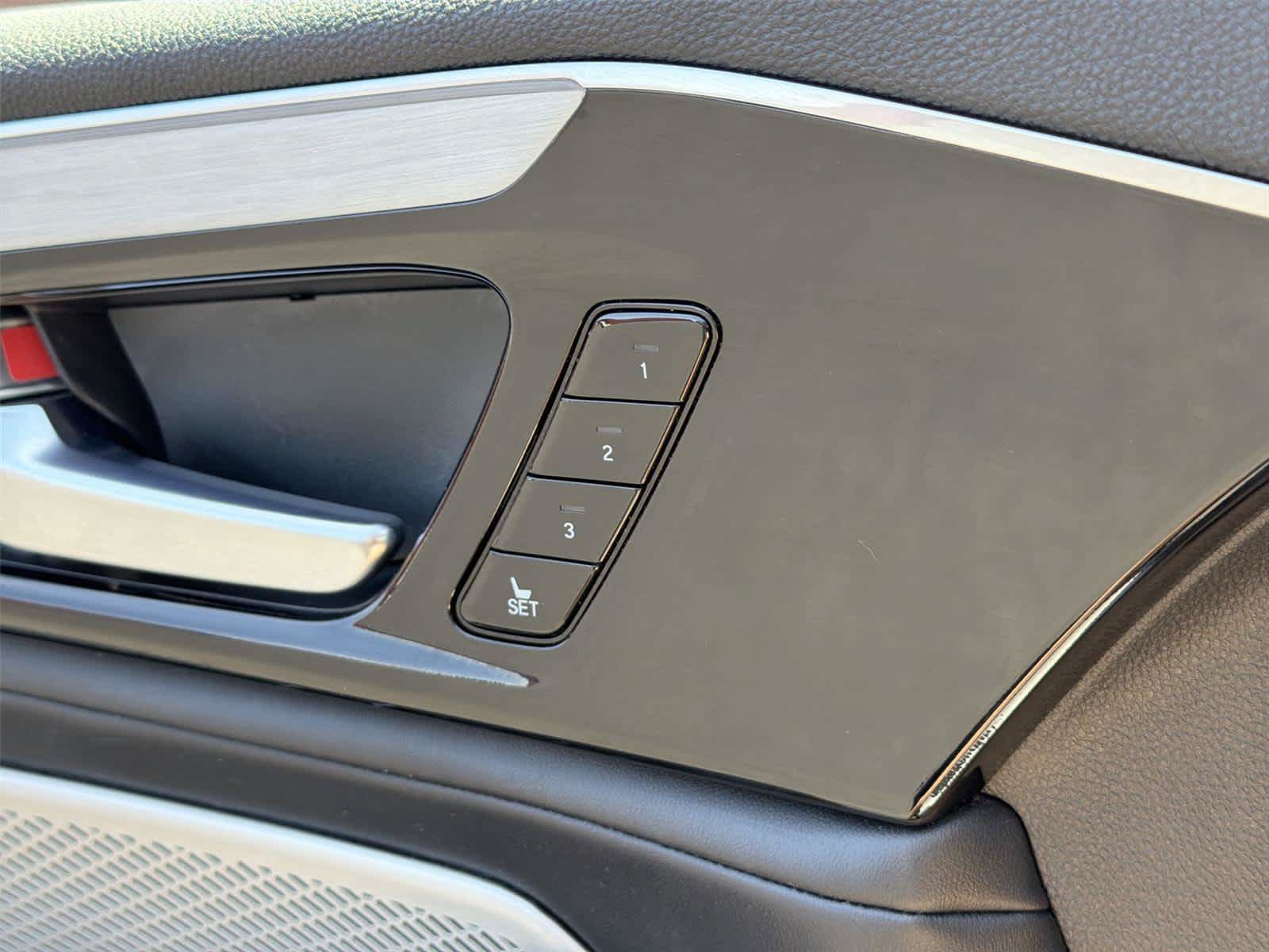 Certified 2023 Acura MDX FWD w/ Technology Package image 40