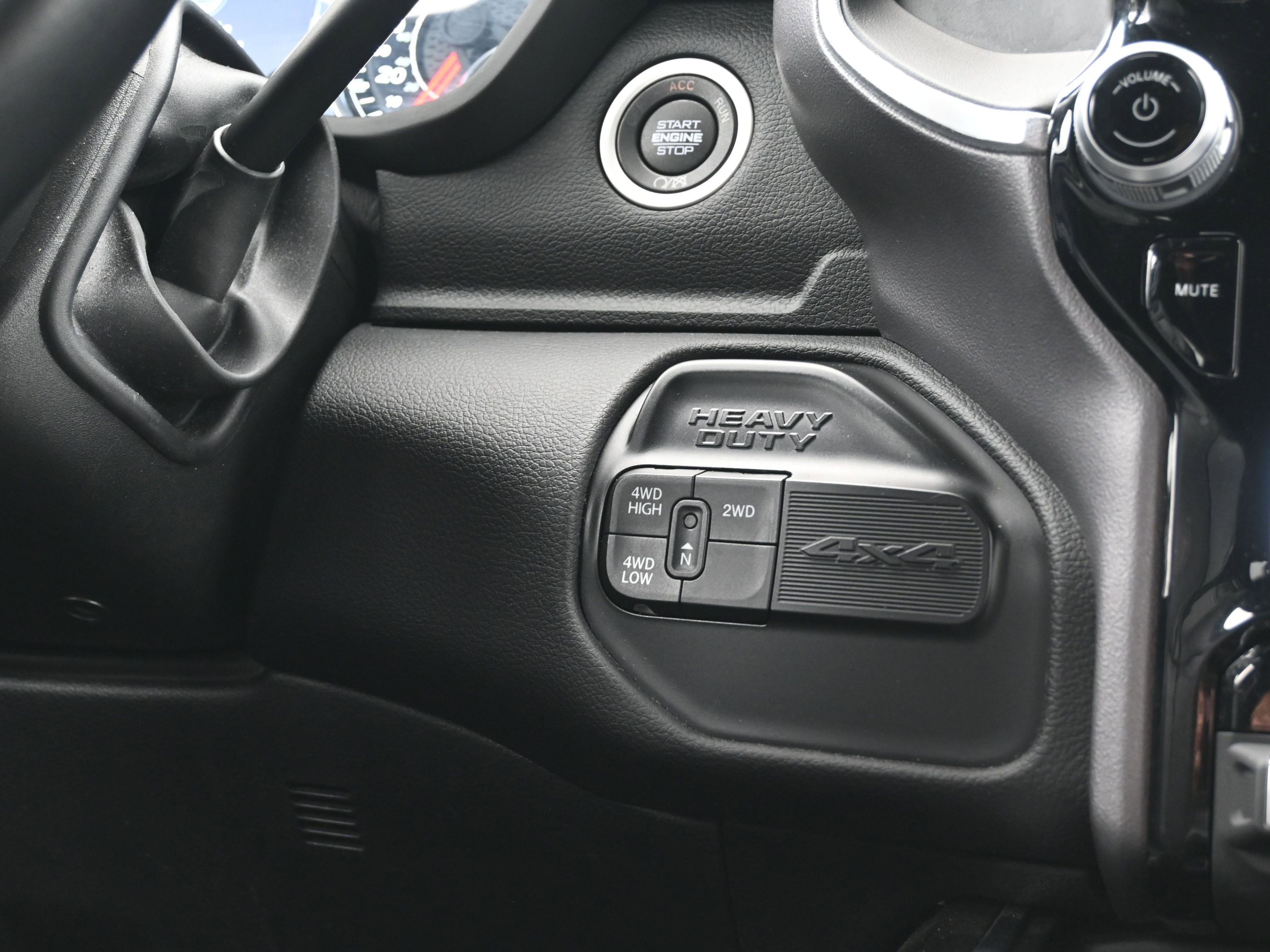 Used 2023 RAM 2500 Laramie AWD/4WD image 36