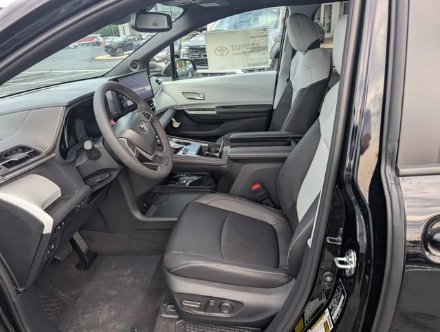 New 2026 Toyota Sienna XSE FWD image 7