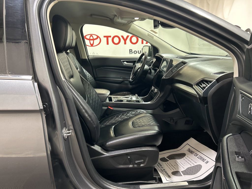 Used 2024 Ford Edge Titanium image 11