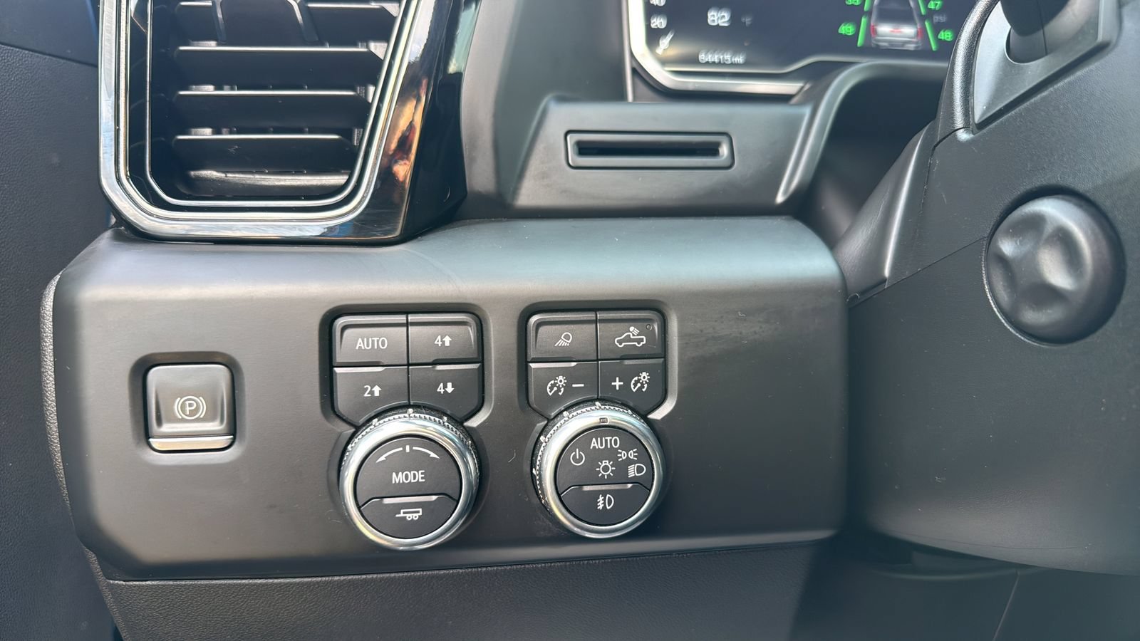 Used 2022 GMC Sierra 1500 AT4 w/ AT4 Preferred Package AWD/4WD image 17