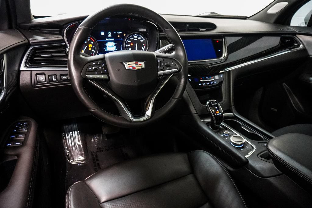 Used 2022 Cadillac XT6 Premium Luxury w/ Technology Package FWD image 14