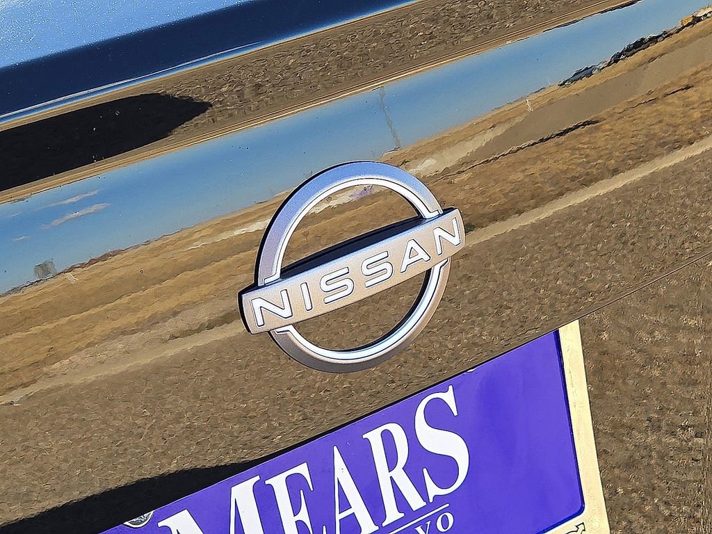 Used 2025 Nissan Versa SV image 12