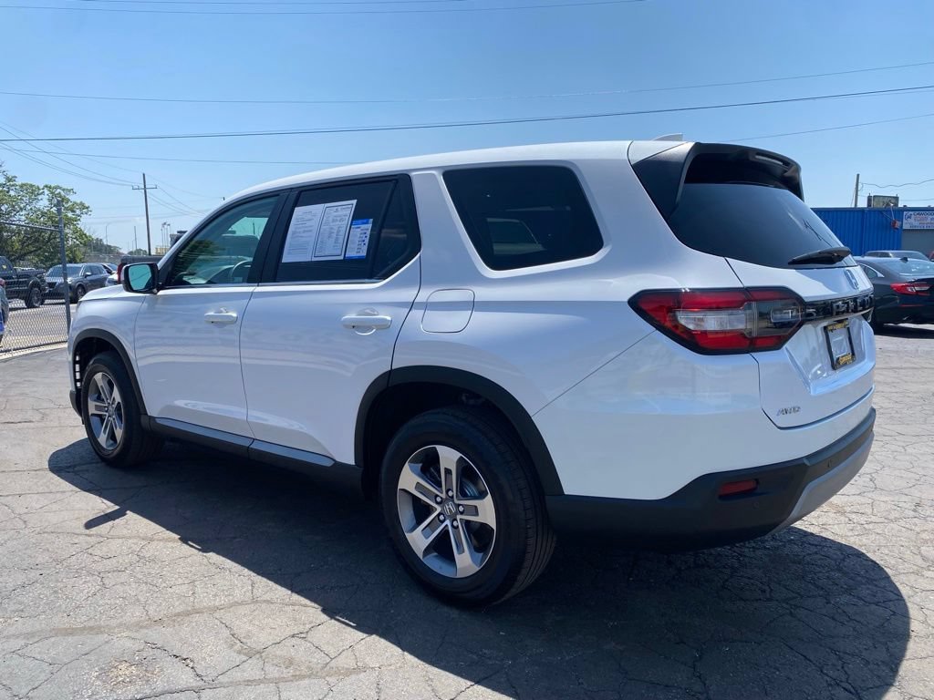 Used 2023 Honda Pilot EX-L image 6