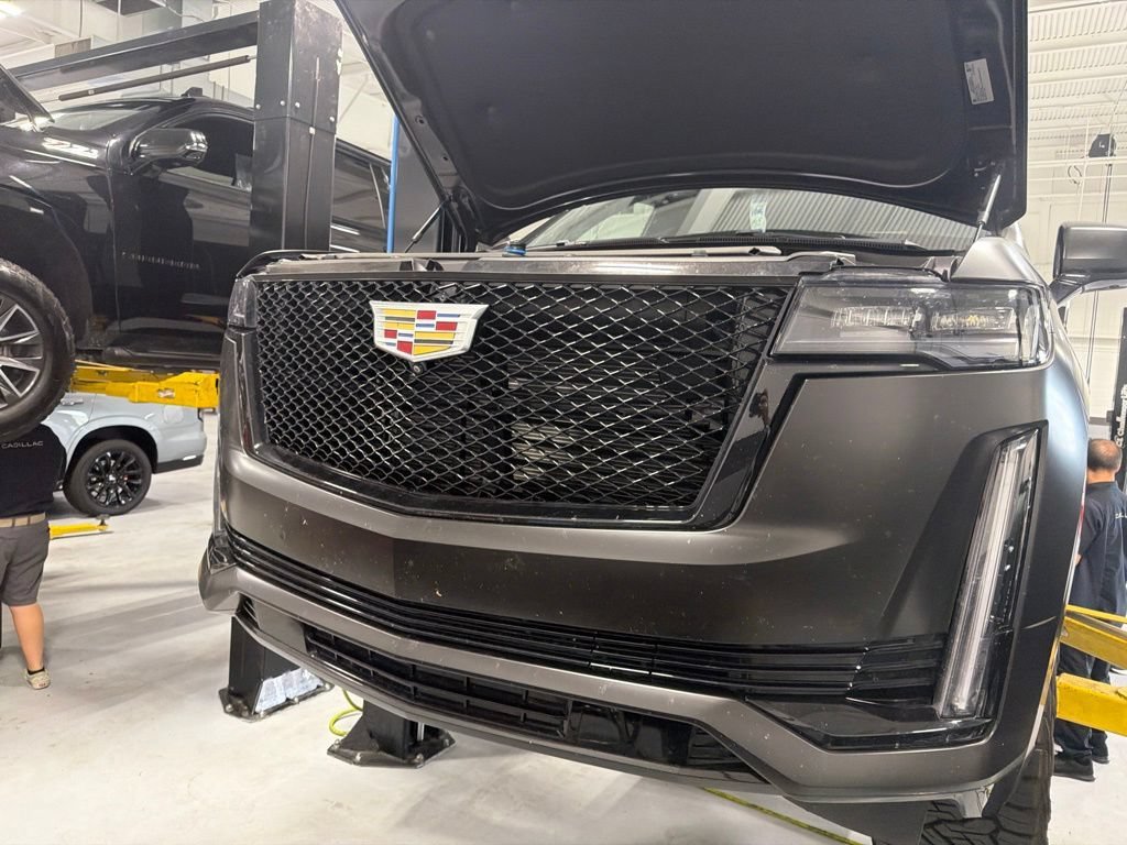 Used 2022 Cadillac Escalade Sport w/ Touring Package AWD/4WD image 5
