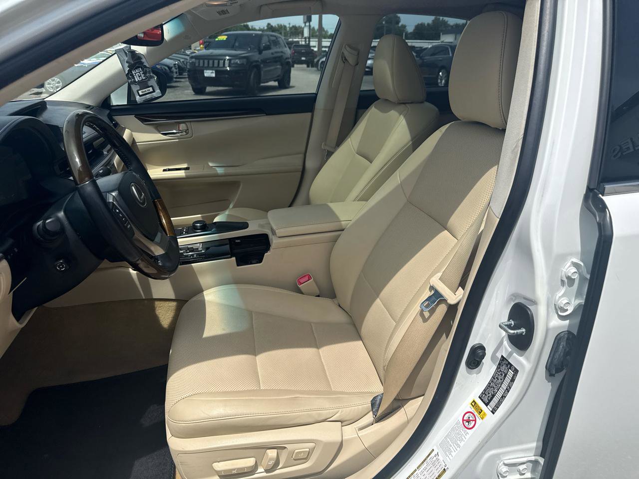 Used 2014 Lexus ES 350 w/ Premium Package FWD image 9