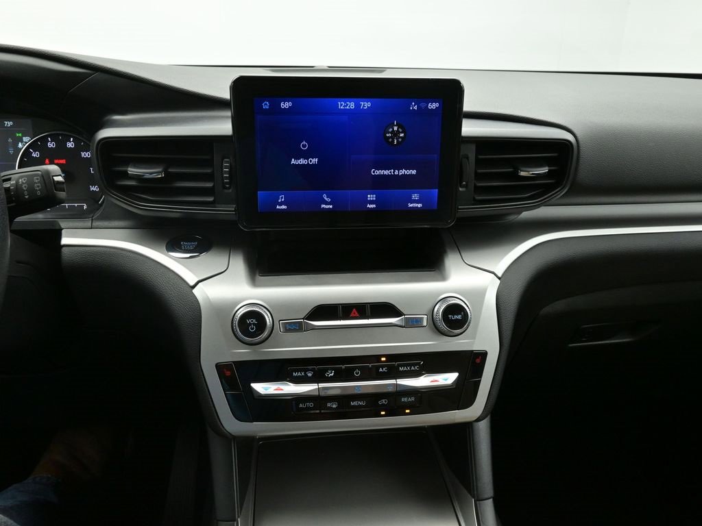 Certified 2022 Ford Explorer XLT w/ Class IV Trailer Tow Package image 16