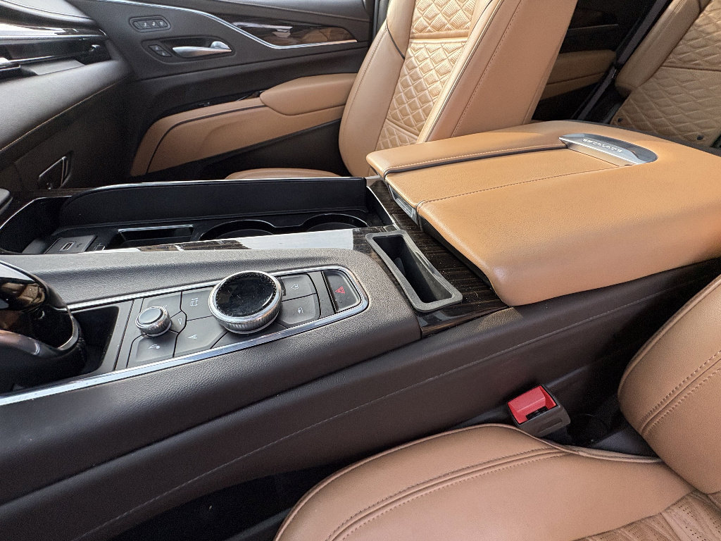 Used 2023 Cadillac Escalade Premium Luxury w/ LPO, Radiant Package AWD/4WD image 33