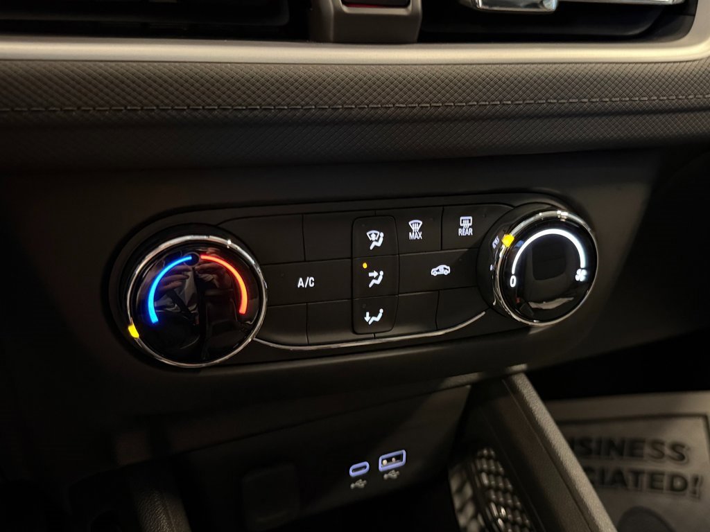 Used 2025 Chevrolet TrailBlazer LS w/ LS Convenience Package image 14