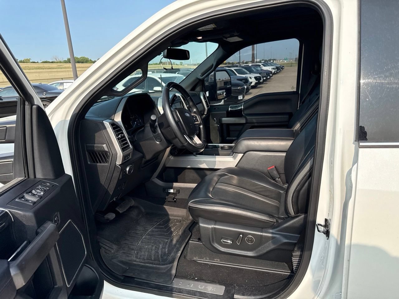 Used 2020 Ford F450 Platinum w/ FX4 Off-Road Package AWD/4WD image 19