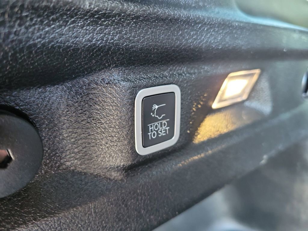 Used 2022 Jeep Grand Cherokee L Laredo image 12