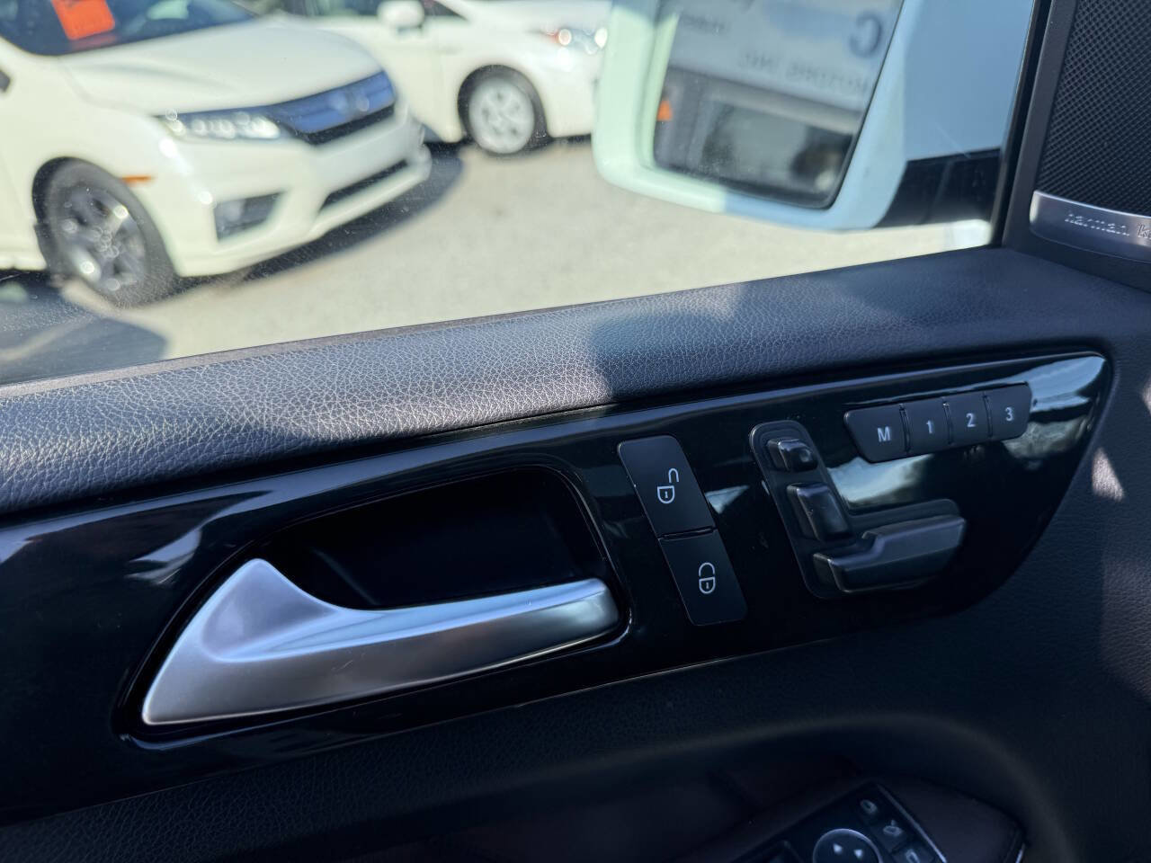 Used 2016 Mercedes-Benz GL 550 4MATIC image 27