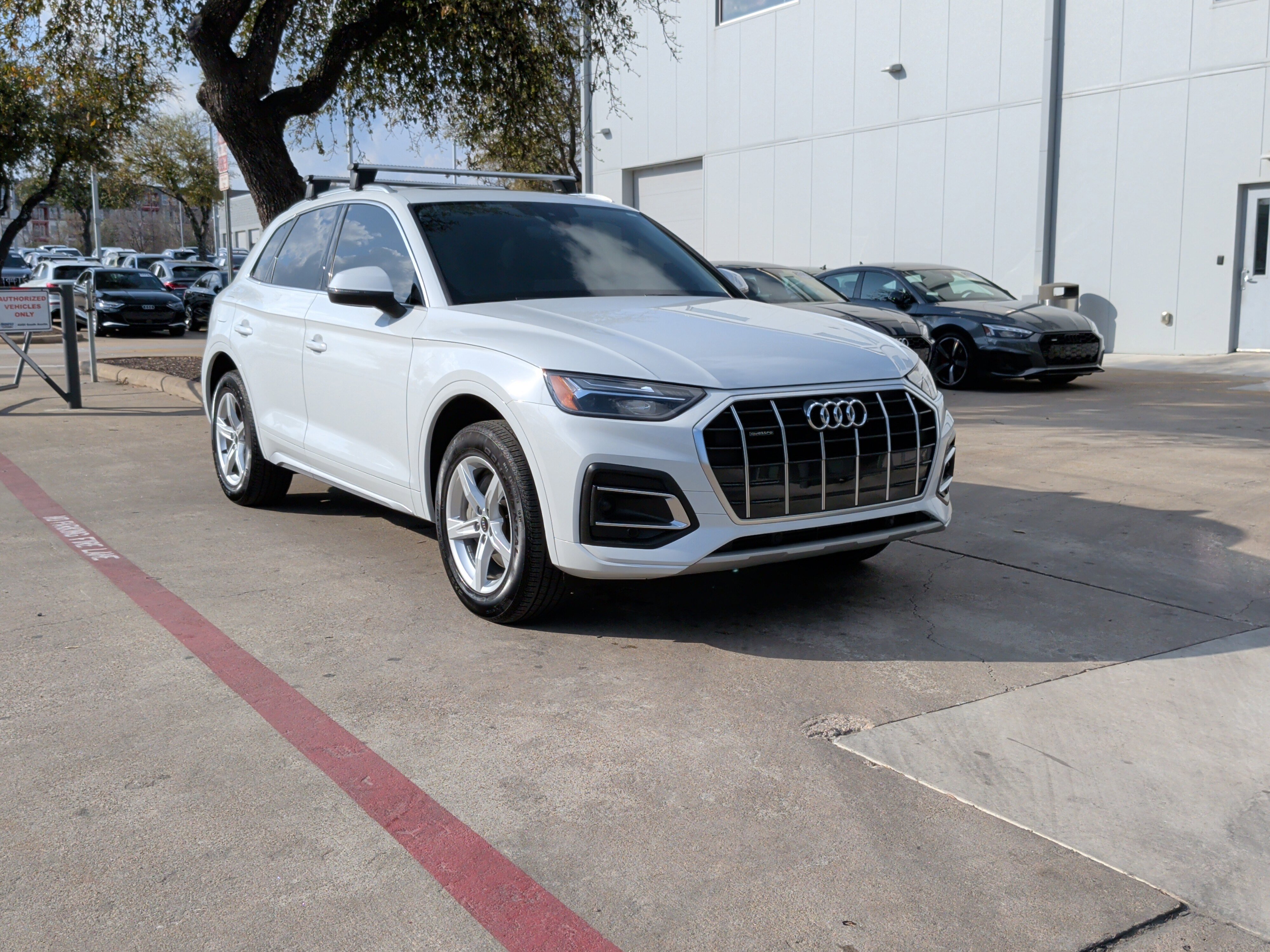 Certified 2023 Audi Q5 2.0T Premium w/ Convenience Package image 2