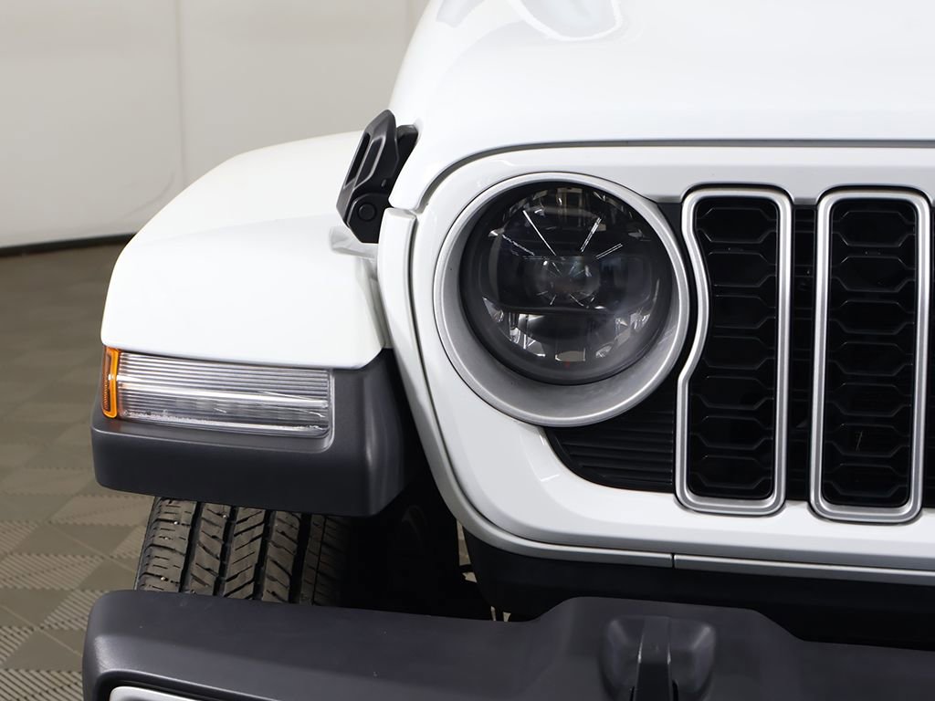Used 2025 Jeep Wrangler Unlimited Sahara AWD/4WD image 12