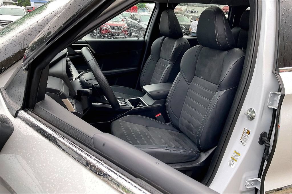 Used 2024 Mitsubishi Outlander SE AWD/4WD image 24