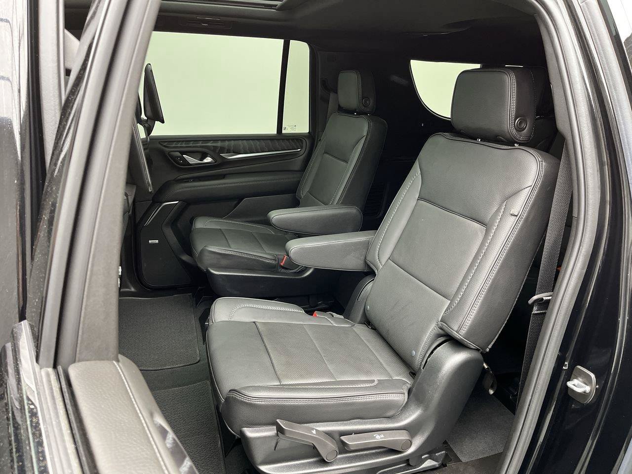 Certified 2024 GMC Yukon XL Denali w/ Advanced Technology Package AWD/4WD image 13