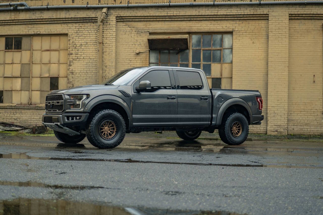 Used 2017 Ford F150 Raptor w/ Equipment Group 802A Luxury image 7