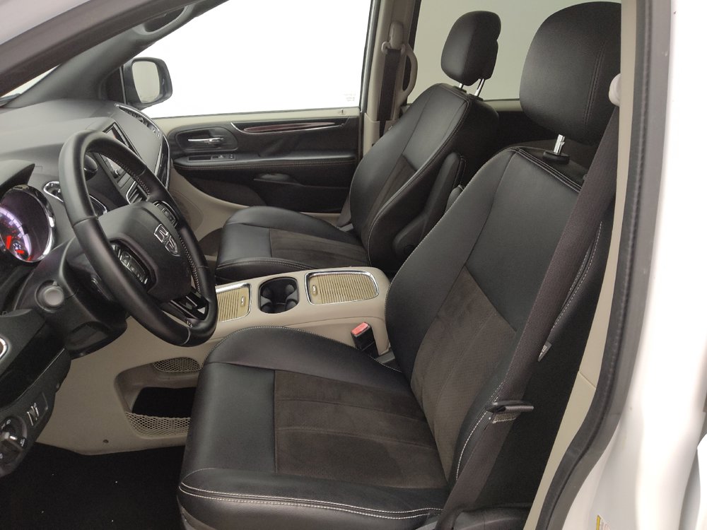 Used 2020 Dodge Grand Caravan SXT FWD image 17