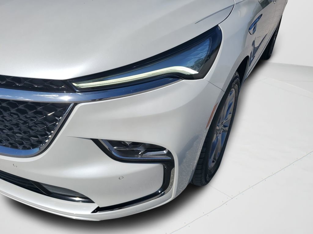 Used 2023 Buick Enclave Avenir w/ Avenir Technology Package image 25