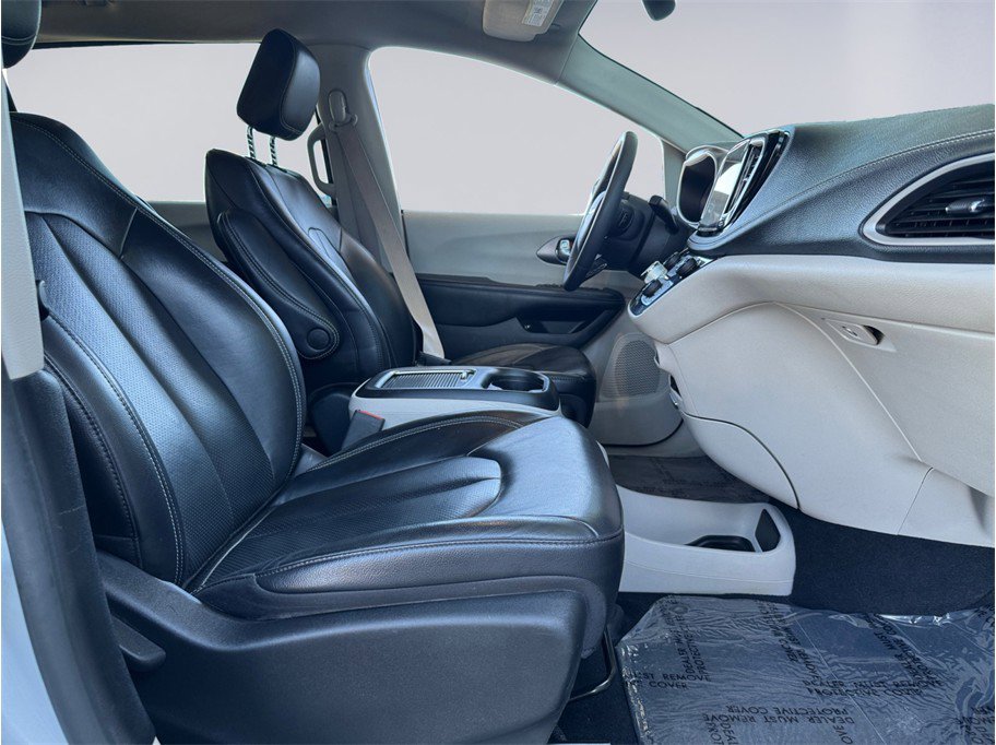 Used 2022 Chrysler Pacifica Touring-L FWD image 20