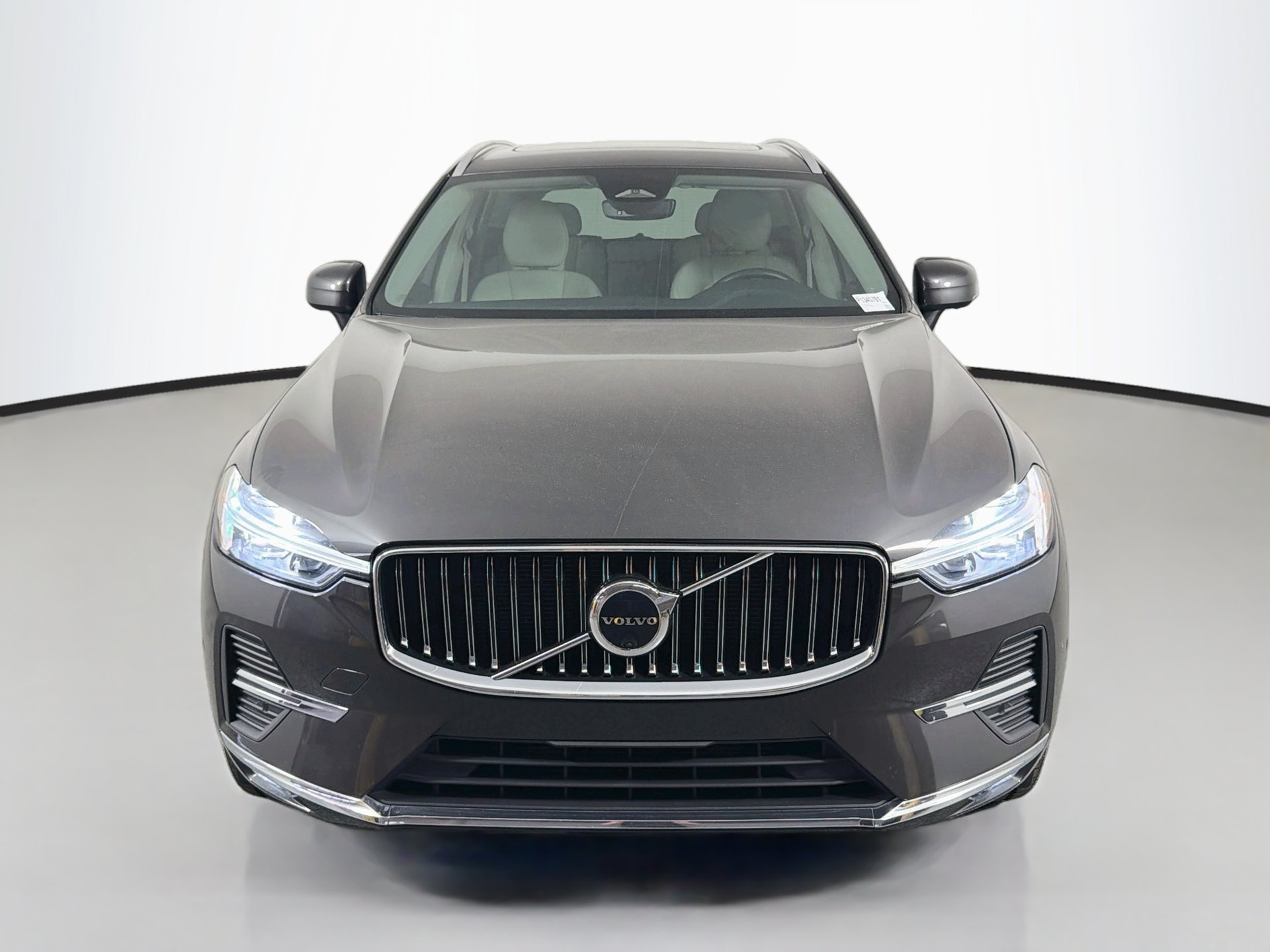 Certified 2023 Volvo XC60 B5 Plus w/ Protection Package Premier FWD image 2