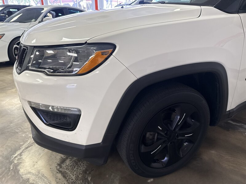 Used 2019 Jeep Compass Latitude AWD/4WD image 10