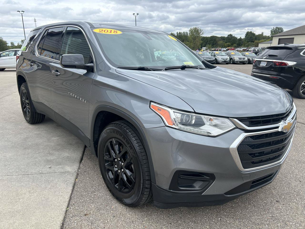 Used 2018 Chevrolet Traverse LS AWD/4WD image 3