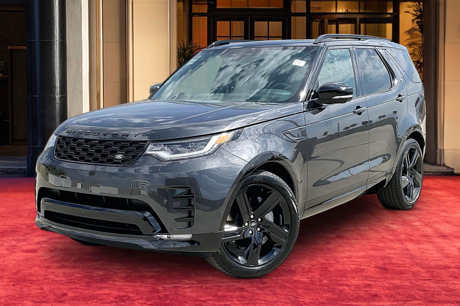 New 2026 Land Rover Discovery Dynamic SE