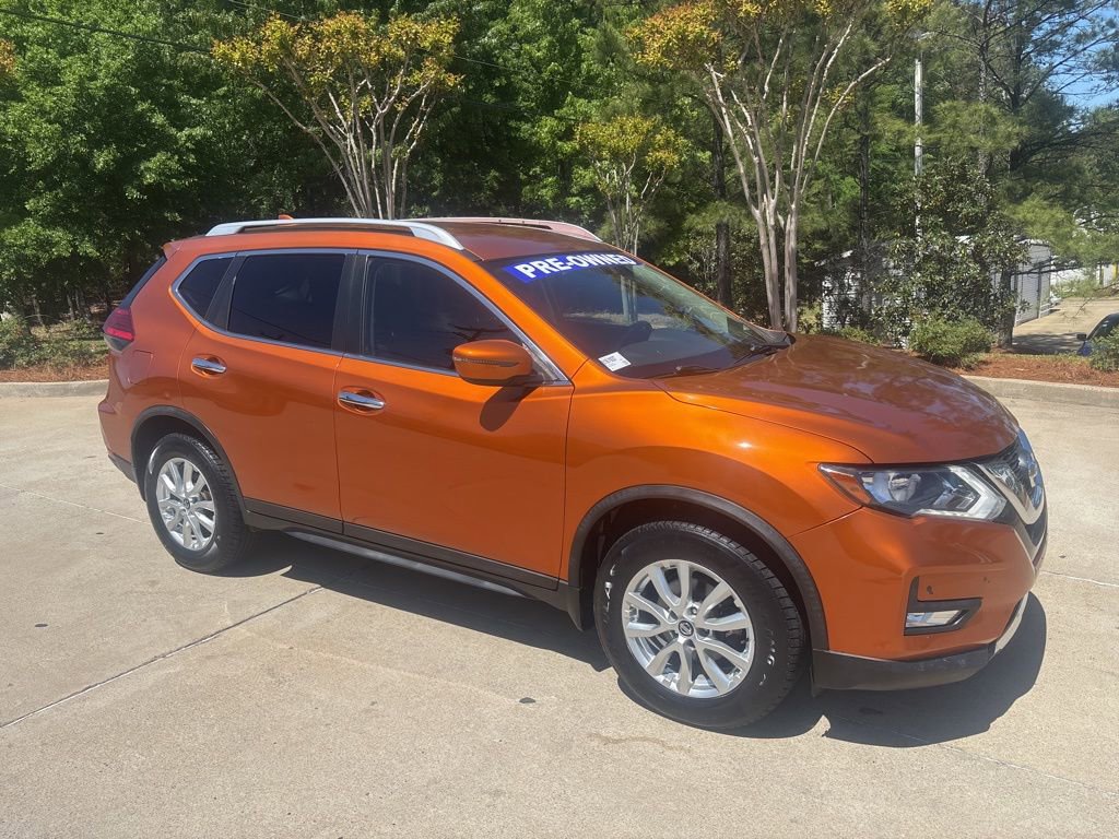 Used 2017 Nissan Rogue SV image 4