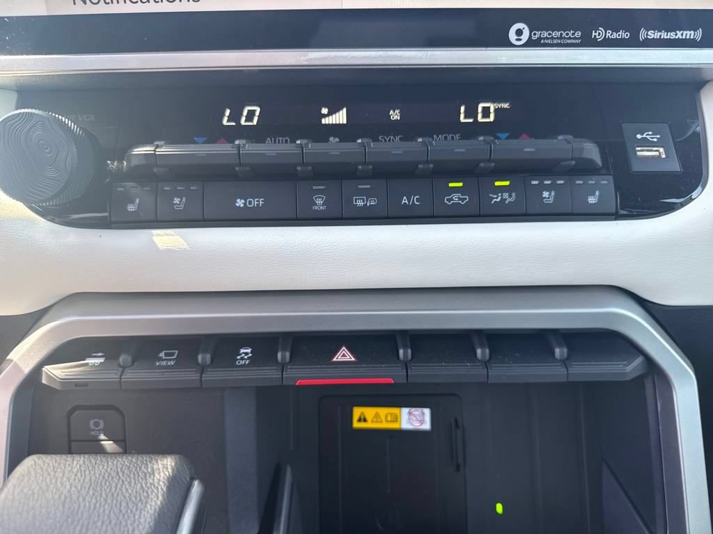 Used 2024 Toyota Tundra Capstone AWD/4WD image 27