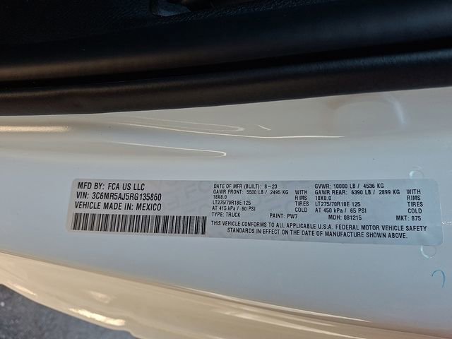 Used 2024 RAM 2500 Tradesman w/ Chrome Appearance Group image 26