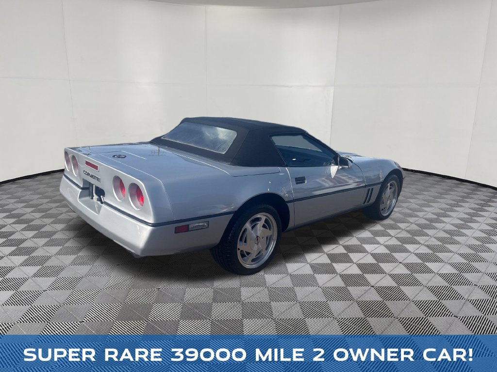 Used 1988 Chevrolet Corvette Convertible RWD image 6