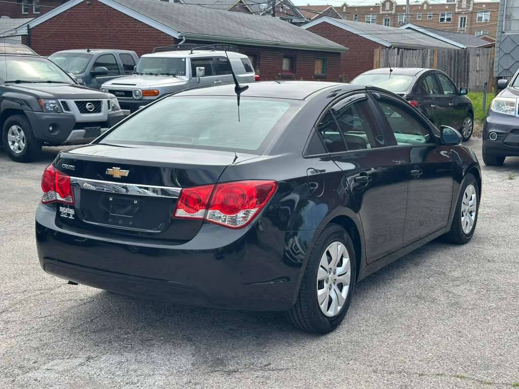 Used 2014 Chevrolet Cruze LS FWD image 4