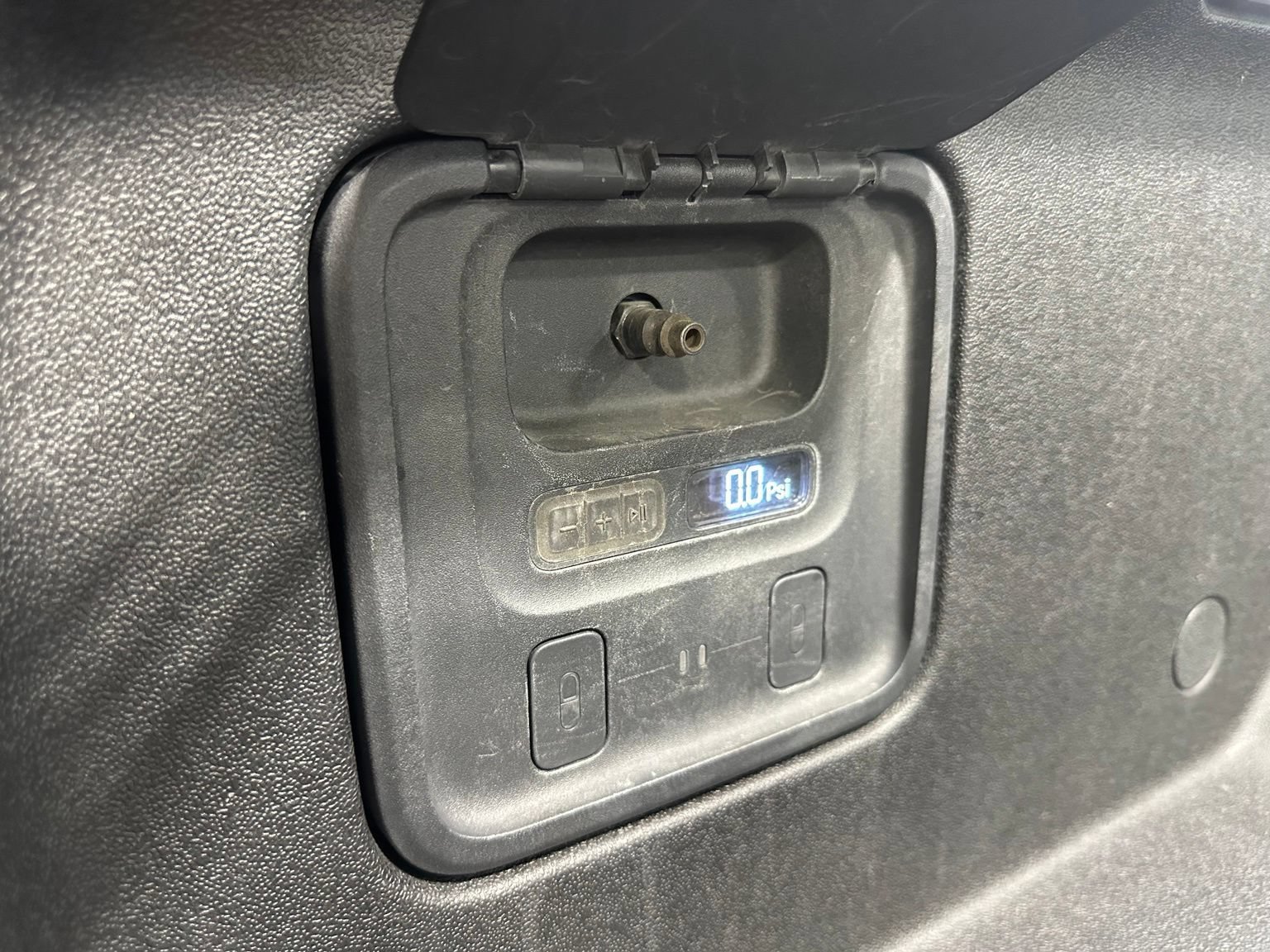 Used 2023 Rivian R1T Adventure AWD/4WD image 50