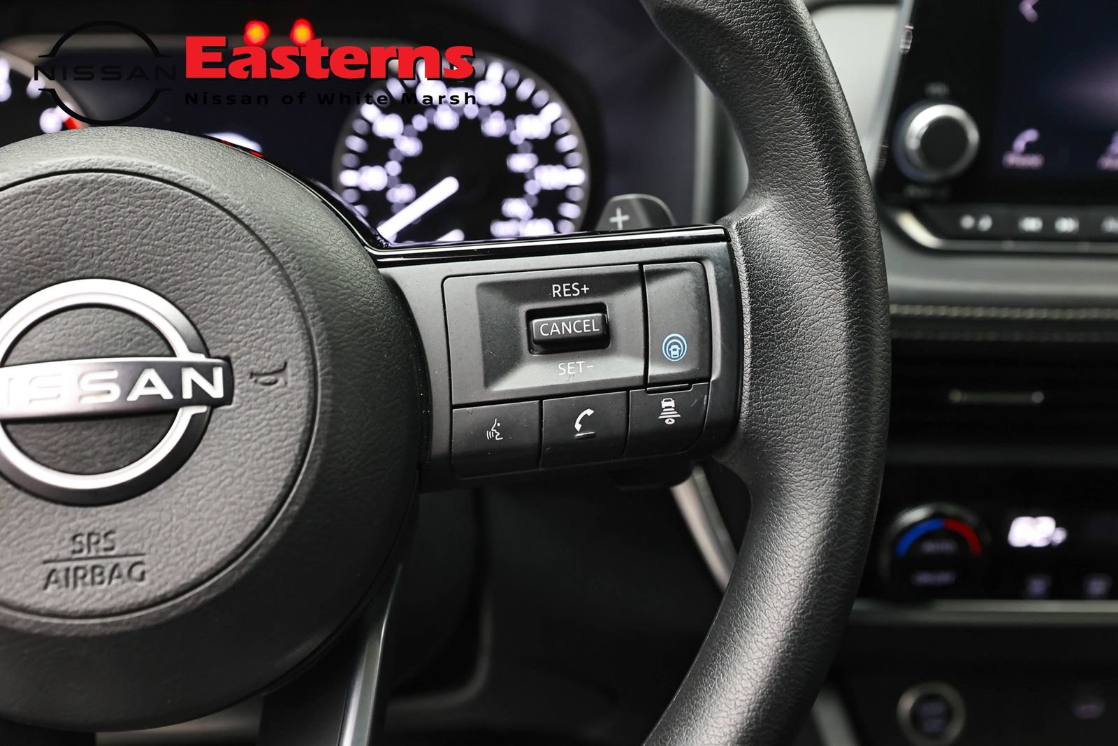 Used 2023 Nissan Rogue SV AWD/4WD image 16