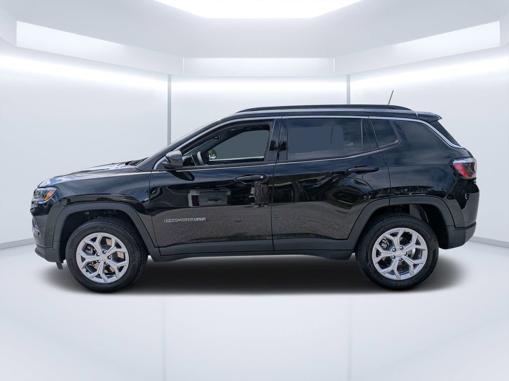 Used 2024 Jeep Compass Latitude image 6