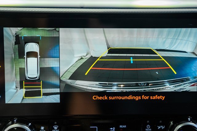 New 2025 Toyota Highlander Platinum image 44