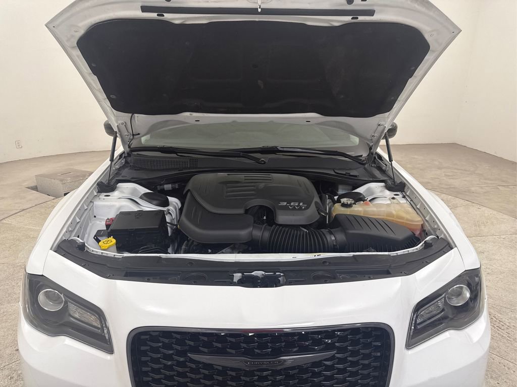 Used 2023 Chrysler 300 Touring w/ Sport Appearance Package RWD image 13