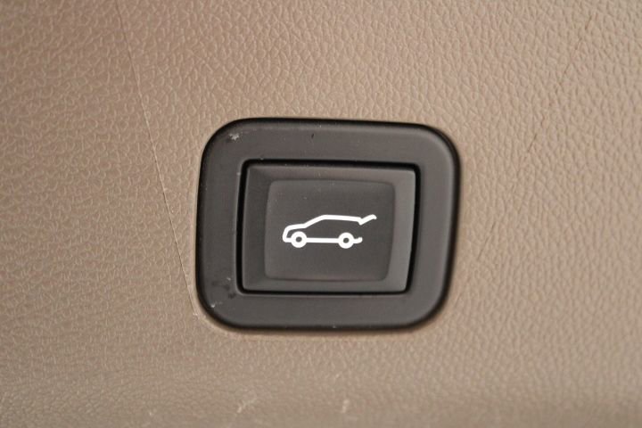Used 2024 GMC Yukon XL Denali AWD/4WD image 18
