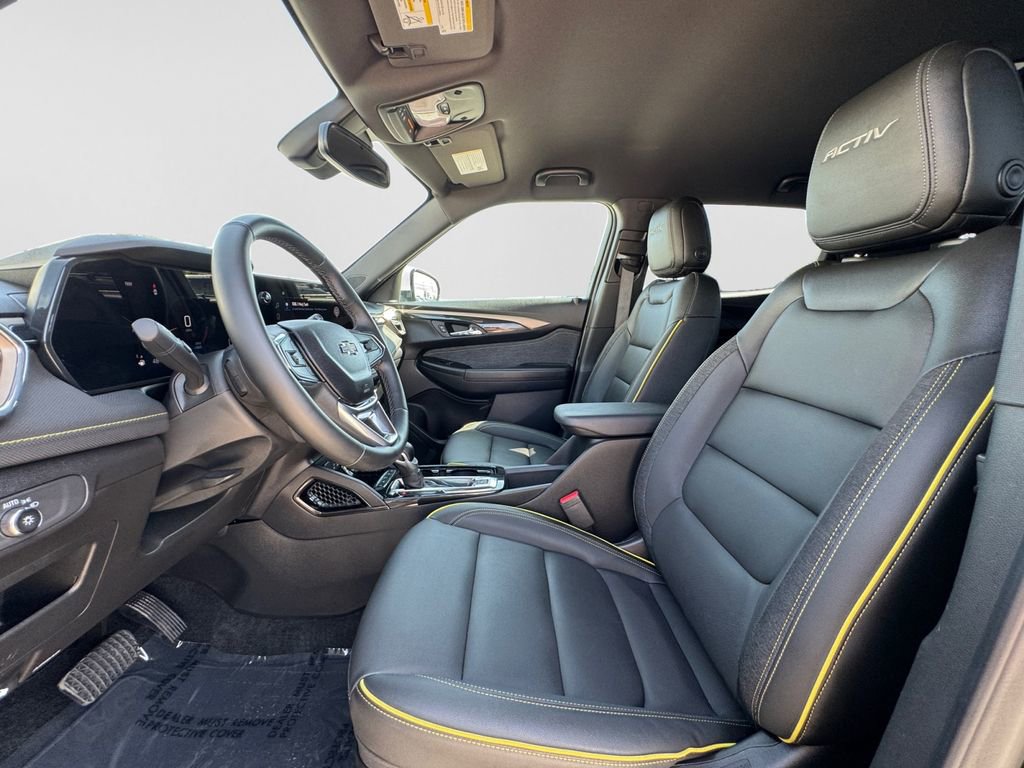 Used 2025 Chevrolet TrailBlazer ACTIV w/ Convenience Package FWD image 17