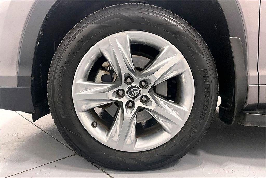 Used 2016 Toyota Highlander Limited Platinum image 6